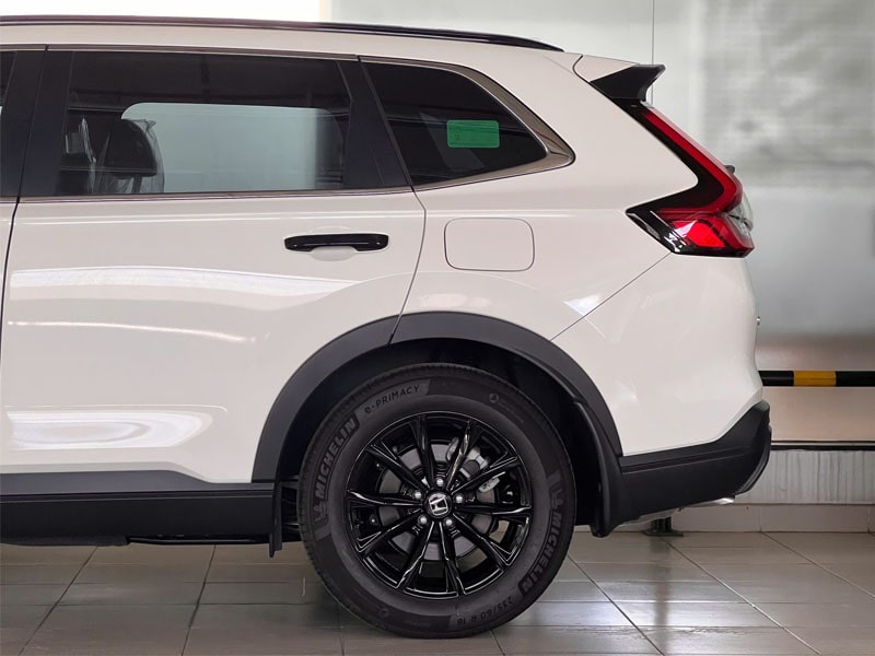 Sơn mâm đen trên Honda CR-V L trắng