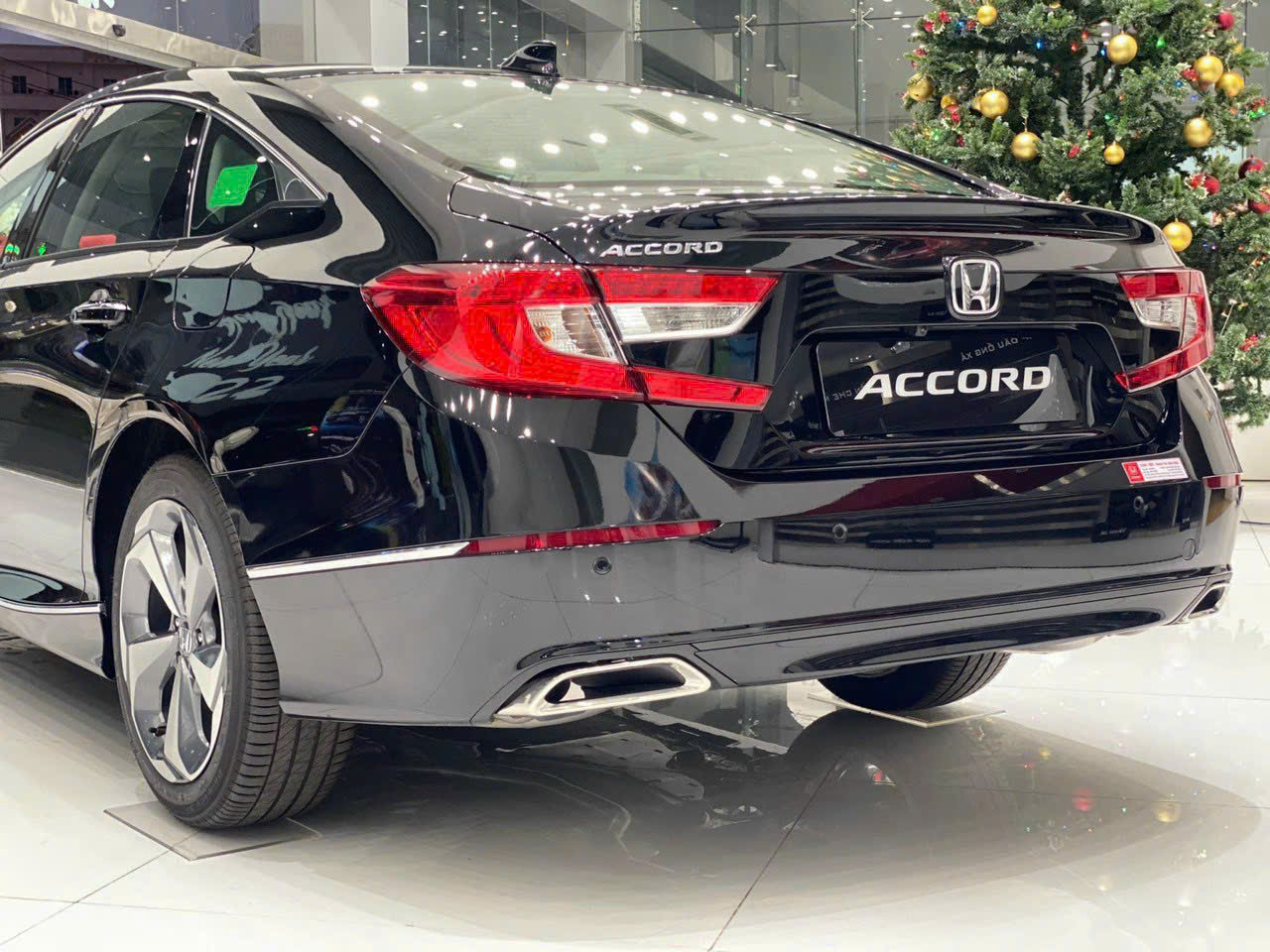 đuôi xe Honda Accord