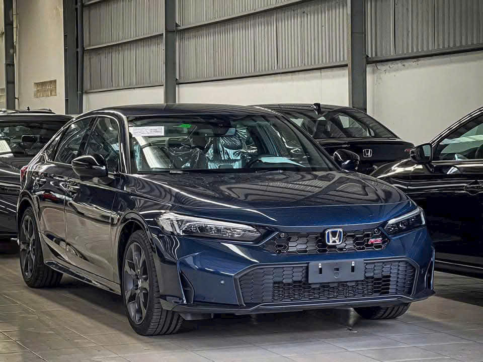 Civic Hybrid 2025 giảm hơn 100% LPTB kèm Bảo hiểm thân vỏ & Phụ kiện – Cơ hội sở hữu sedan công nghệ mới với giá tốt!
