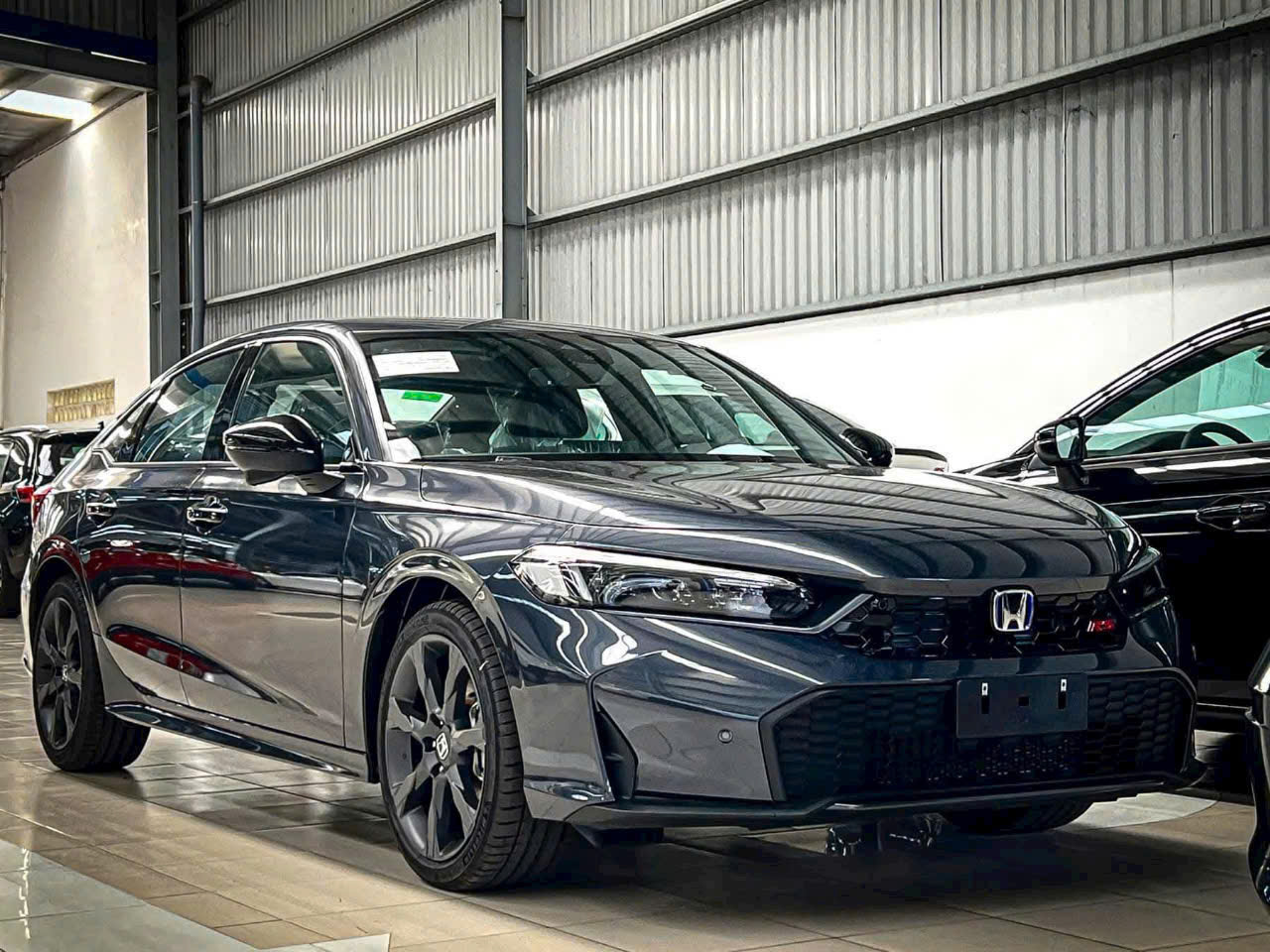 Ngoại thất Honda CIVIC e:HEV RS Màu xám