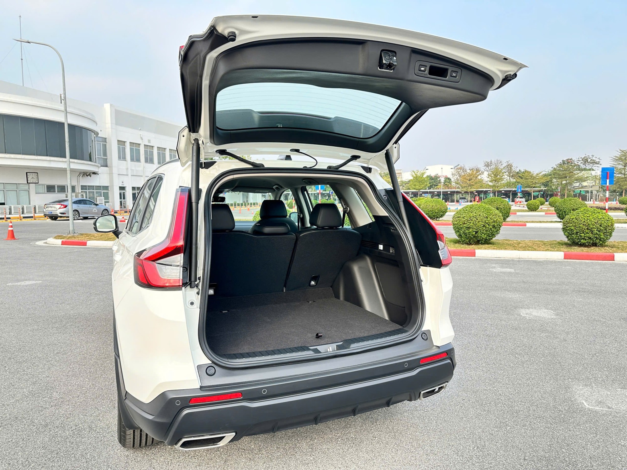 Honda CR-V e:HEV L 2026 Màu Trắng