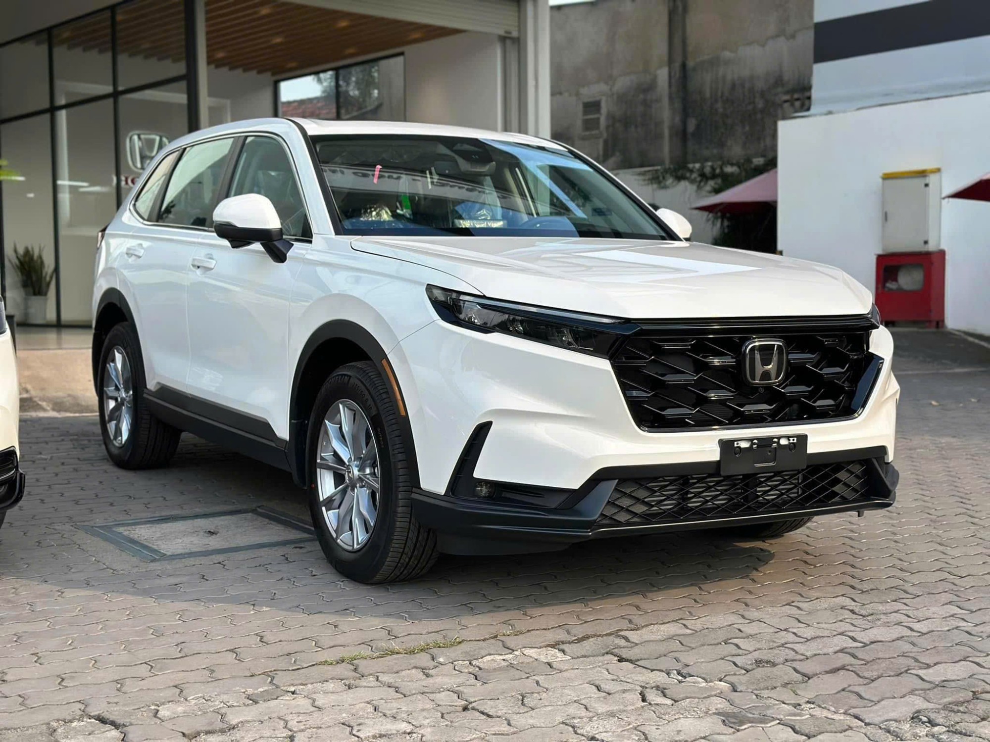 Ngoai thất Honda CR- V L awd 2026