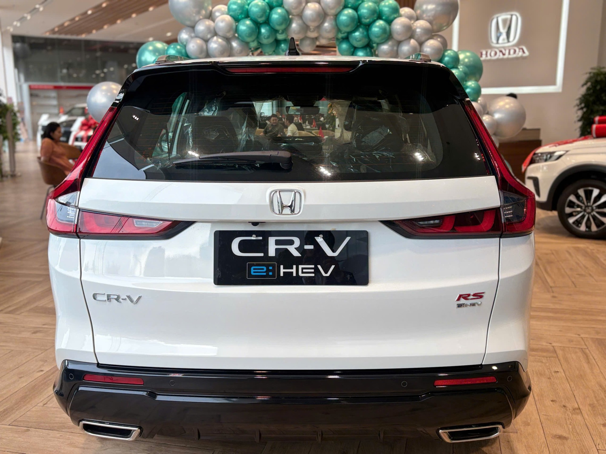 Màu trắng Ngọc trai Honda CR-V e:HEV RS 2026 Có mặt tại Đại Lý Honda Quận 2